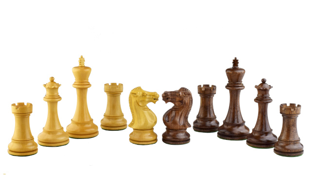 34 Schachfiguren inkl. 2 extra Damen, aus Buchsbaum (weiß) und eboniesiertem Holz (schwarz)